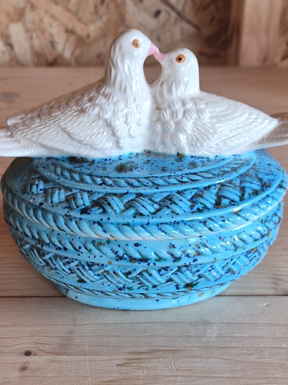 Vintage Blue/White Speckled Glazed Ceramic Round Love Bird Powder Dish